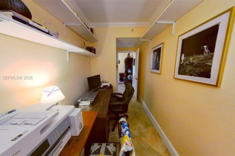 Купить кондоминиум в Майами, Флорида 2 спальни, 120.4м2, № 2049687 - фото 26