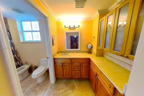 Купить кондоминиум в Майами, Флорида 2 спальни, 120.4м2, № 2049687 - фото 22