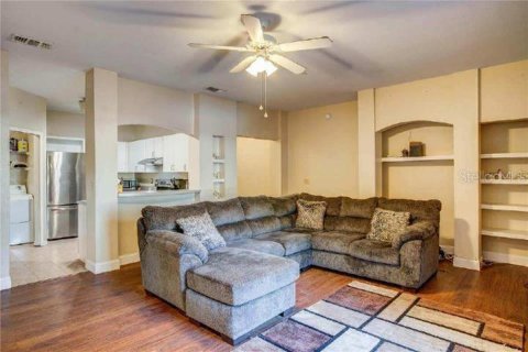 Condo in Lake Mary, Florida, 2 bedrooms  № 1720436 - photo 13