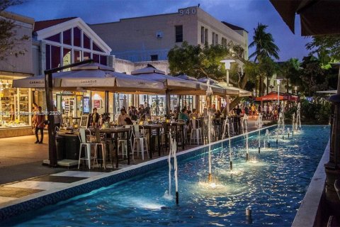 Condo in Miami Beach, Florida, 1 bedroom  № 1781564 - photo 17