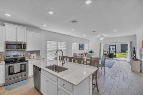 House in LIBERTY VILLAGE in Ocala, Florida 3 bedrooms, 159.05 sq.m. № 1518378 - photo 2