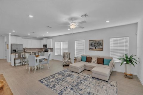 House in LIBERTY VILLAGE in Ocala, Florida 3 bedrooms, 159.05 sq.m. № 1518378 - photo 4