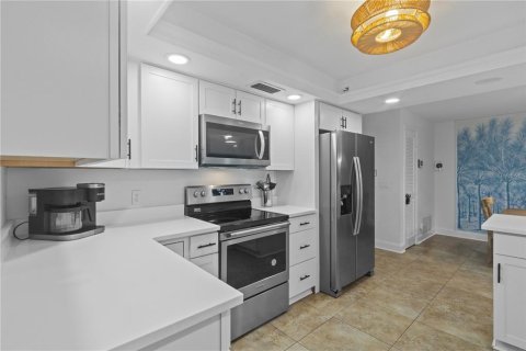 House in Largo, Florida 4 bedrooms, 223.89 sq.m. № 2368902 - photo 6