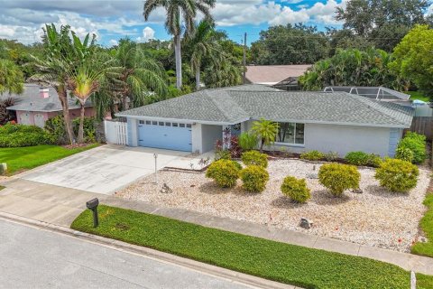 House in Largo, Florida 4 bedrooms, 223.89 sq.m. № 2368902 - photo 27
