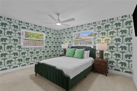 House in Largo, Florida 4 bedrooms, 223.89 sq.m. № 2368902 - photo 8