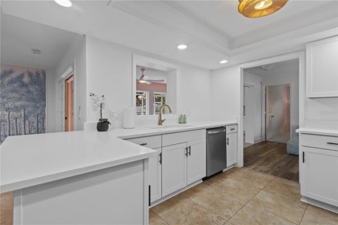 House in Largo, Florida 4 bedrooms, 223.89 sq.m. № 2368902 - photo 7