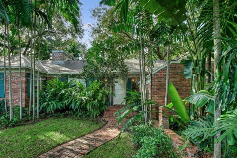 Casa en alquiler en Miami, Florida, 3 dormitorios, 231.98 m2 № 2054418 - foto 4