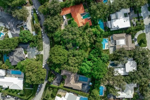 Casa en alquiler en Miami, Florida, 3 dormitorios, 231.98 m2 № 2054418 - foto 27