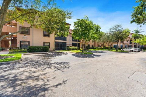 Condo in Plantation, Florida, 2 bedrooms  № 1890732 - photo 20