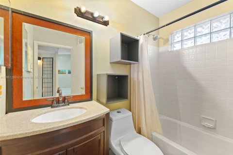 Condo in Plantation, Florida, 2 bedrooms  № 1890732 - photo 15
