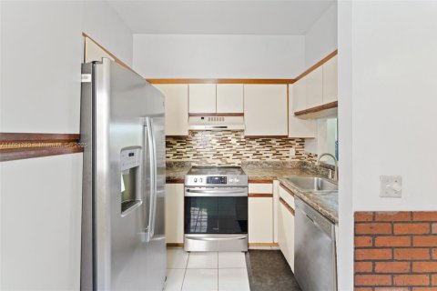 Condo in Plantation, Florida, 2 bedrooms  № 1890732 - photo 3