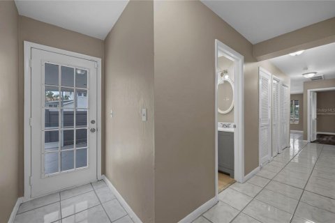 House in Fort Myers, Florida 3 bedrooms, 150.78 sq.m. № 1717330 - photo 5