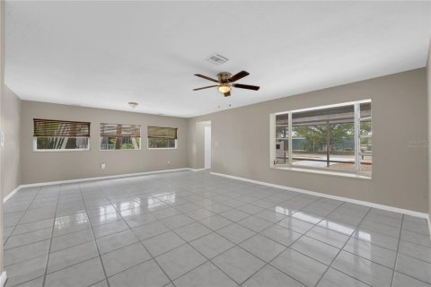 House in Fort Myers, Florida 3 bedrooms, 150.78 sq.m. № 1717330 - photo 8