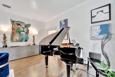 Casa en alquiler en Tampa, Florida, 3 dormitorios, 239.69 m2 № 1765918 - foto 5