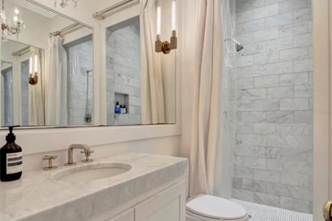 Casa en alquiler en Tampa, Florida, 3 dormitorios, 239.69 m2 № 1765918 - foto 22