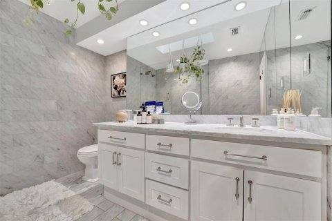 Casa en alquiler en Tampa, Florida, 3 dormitorios, 239.69 m2 № 1765918 - foto 25
