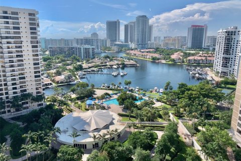 Condominio en venta en Hallandale Beach, Florida, 1 dormitorio, 92.9 m2 № 1960767 - foto 2