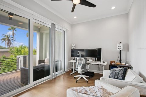 Townhouse in Tampa, Florida 3 bedrooms, 226.03 sq.m. № 1615908 - photo 12
