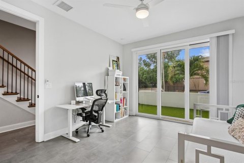 Townhouse in Tampa, Florida 3 bedrooms, 226.03 sq.m. № 1615908 - photo 17