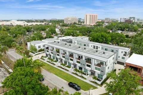 Townhouse in Tampa, Florida 3 bedrooms, 226.03 sq.m. № 1615908 - photo 23