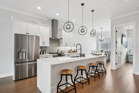 Townhouse in Tampa, Florida 3 bedrooms, 226.03 sq.m. № 1615908 - photo 5