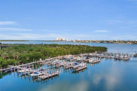 Commercial property in Marco Island, Florida № 1865219 - photo 8