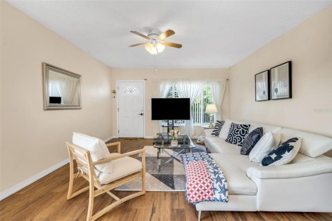 Condo in Clearwater, Florida, 2 bedrooms  № 1640008 - photo 3