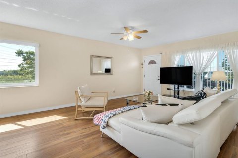 Condo in Clearwater, Florida, 2 bedrooms  № 1640008 - photo 4