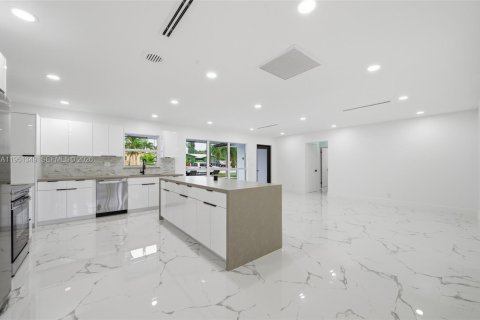 Купить виллу или дом в Окленд-Парк, Флорида 3 спальни, 132.39м2, № 2006042 - фото 7