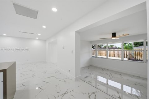 Купить виллу или дом в Окленд-Парк, Флорида 3 спальни, 132.39м2, № 2006042 - фото 18