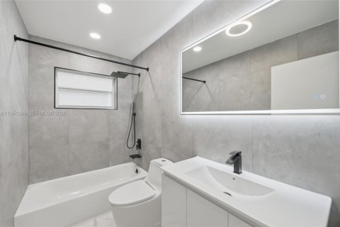 Купить виллу или дом в Окленд-Парк, Флорида 3 спальни, 132.39м2, № 2006042 - фото 17