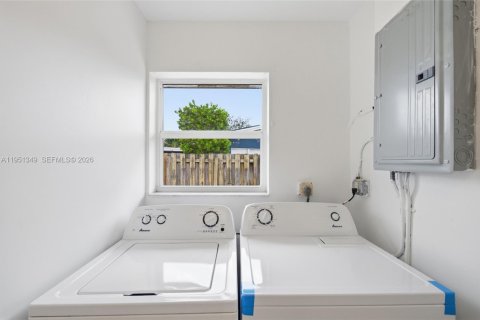 Купить виллу или дом в Окленд-Парк, Флорида 3 спальни, 132.39м2, № 2006042 - фото 27