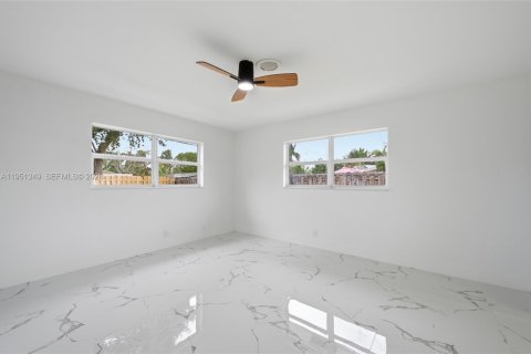 Купить виллу или дом в Окленд-Парк, Флорида 3 спальни, 132.39м2, № 2006042 - фото 10