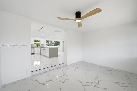 Купить виллу или дом в Окленд-Парк, Флорида 3 спальни, 132.39м2, № 2006042 - фото 19