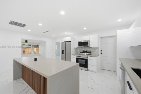 Купить виллу или дом в Окленд-Парк, Флорида 3 спальни, 132.39м2, № 2006042 - фото 5