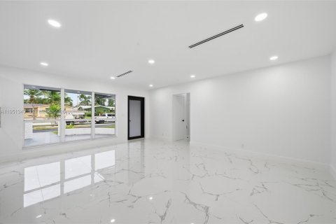 Купить виллу или дом в Окленд-Парк, Флорида 3 спальни, 132.39м2, № 2006042 - фото 8