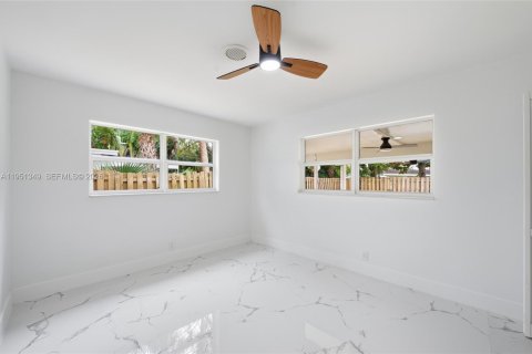 Купить виллу или дом в Окленд-Парк, Флорида 3 спальни, 132.39м2, № 2006042 - фото 15