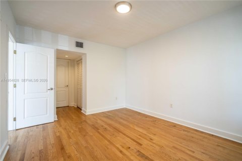 Apartamento en alquiler en Miami Beach, Florida, 1 dormitorio, 69.68 m2 № 2009198 - foto 11