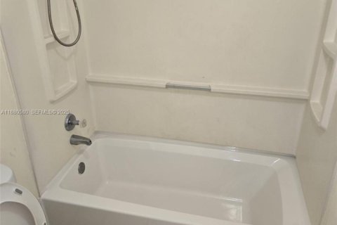 Condominio en venta en Miramar, Florida, 2 dormitorios, 100.71 m2 № 1929272 - foto 8