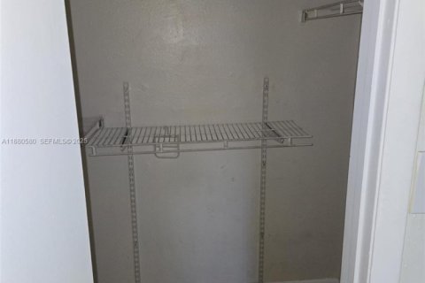 Condominio en venta en Miramar, Florida, 2 dormitorios, 100.71 m2 № 1929272 - foto 12