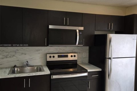 Condominio en venta en Miramar, Florida, 2 dormitorios, 100.71 m2 № 1929272 - foto 19