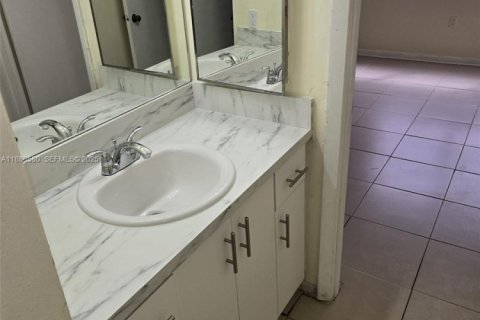 Condominio en venta en Miramar, Florida, 2 dormitorios, 100.71 m2 № 1929272 - foto 6