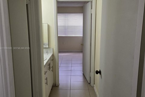 Condominio en venta en Miramar, Florida, 2 dormitorios, 100.71 m2 № 1929272 - foto 15