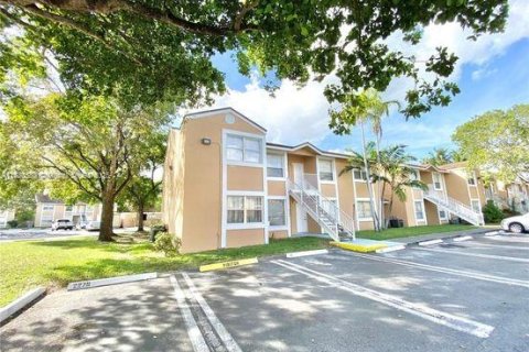 Condominio en venta en Miramar, Florida, 2 dormitorios, 100.71 m2 № 1929272 - foto 2