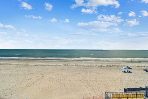 Condo in Indian Shores, Florida, 4 bedrooms  № 1740354 - photo 2