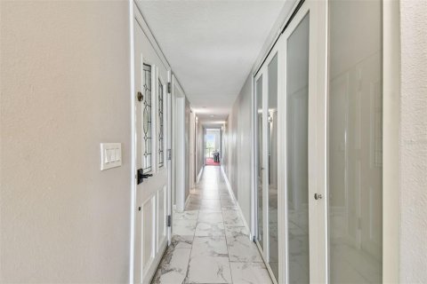 Condo in Indian Shores, Florida, 4 bedrooms  № 1740354 - photo 22