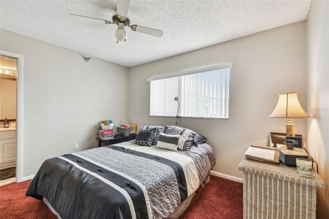 Condo in Indian Shores, Florida, 4 bedrooms  № 1740354 - photo 29