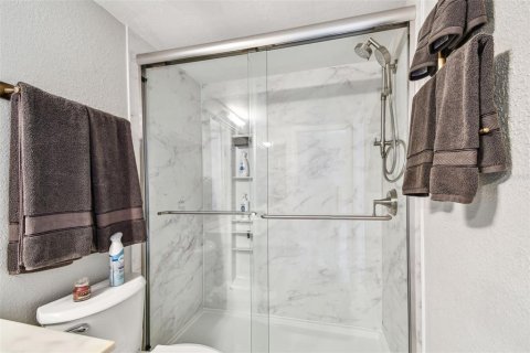 Condo in Indian Shores, Florida, 4 bedrooms  № 1740354 - photo 25
