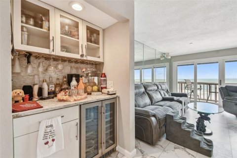 Condo in Indian Shores, Florida, 4 bedrooms  № 1740354 - photo 12