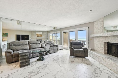 Condo in Indian Shores, Florida, 4 bedrooms  № 1740354 - photo 15